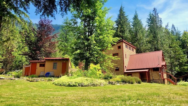 FEATURED LISTING: 8780 MARTENS ROAD Slocan
