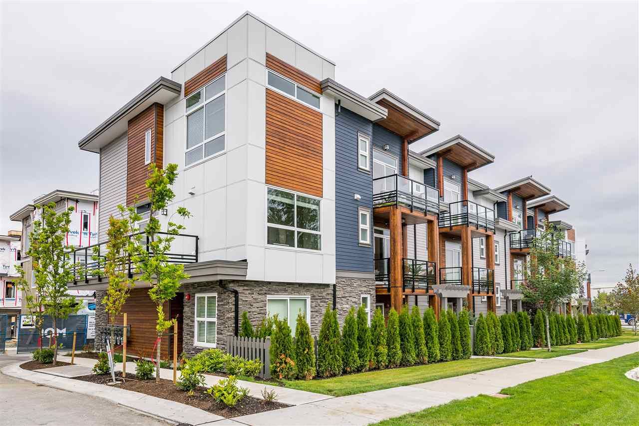 Main Photo: 41 7947 209 Street in Langley: Willoughby Heights Townhouse for sale in "Luxia" : MLS®# R2384625
