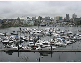 Photo 1: 601 1099 MARINASIDE Crescent in Vancouver: False Creek North Condo for sale in "MARINASIDE" (Vancouver West)  : MLS®# V645596