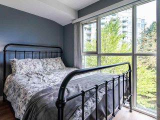 Photo 10: 302 2733 CHANDLERY Place in Vancouver: South Marine Condo for sale (Vancouver East)  : MLS®# R2483139