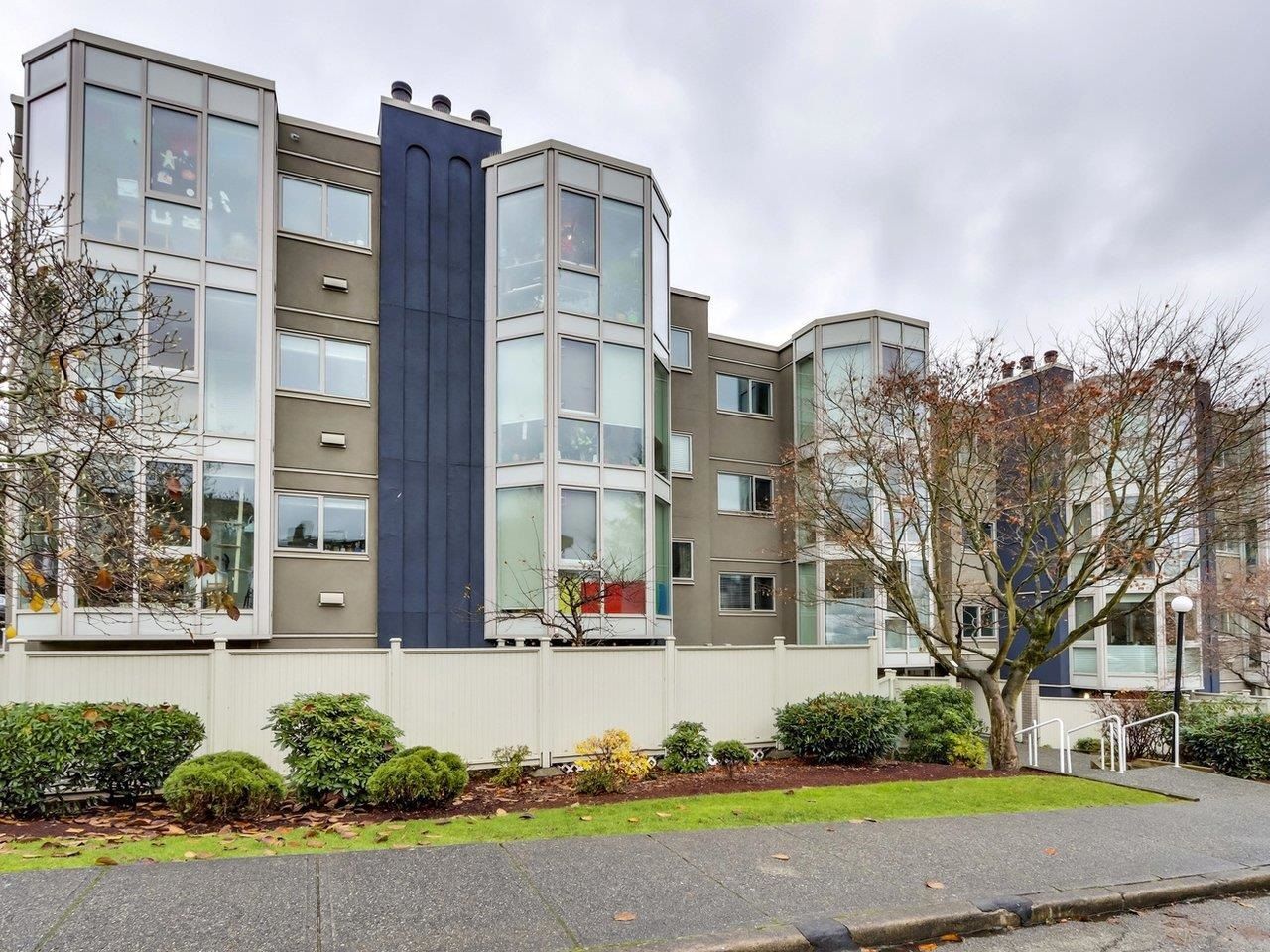 Main Photo: 209 2238 ETON STREET in Vancouver: Hastings Condo for sale (Vancouver East)  : MLS®# R2636497