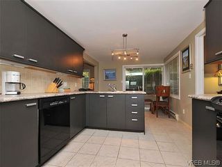 Photo 6: 4105 2829 Arbutus Rd in VICTORIA: SE Ten Mile Point Condo for sale (Saanich East)  : MLS®# 640007