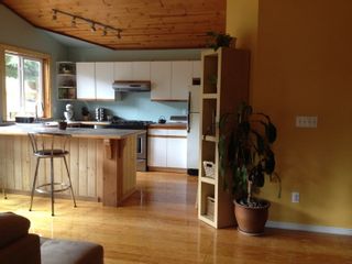 Photo 9: 41741 DOGWOOD Place: Brackendale 1/2 Duplex for sale (Squamish)  : MLS®# R2066998