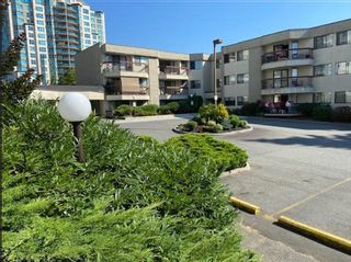 Photo 2: 129 31955 OLD YALE Road in Abbotsford: Abbotsford West Condo for sale in "Evergreen Village" : MLS®# R2721252