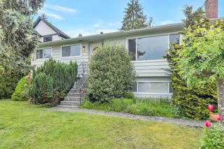 Photo 3: 319 LEROY Street in Coquitlam: Central Coquitlam House for sale : MLS®# R2691028