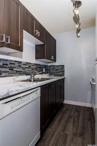 Photo 2: 102 624 8th Street East in Saskatoon: Haultain Residential for sale : MLS®# SK902067
