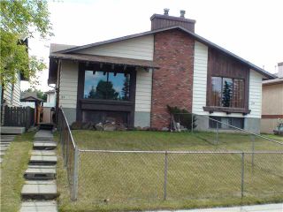 Photo 1: 37 TEMPLEMONT Road NE in CALGARY: Temple Half Duplex for sale (Calgary)  : MLS®# C3583758