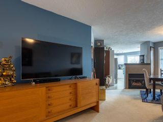 Photo 3: 206 7865 Patterson Rd in Central Saanich: CS Saanichton Condo for sale : MLS®# 903329