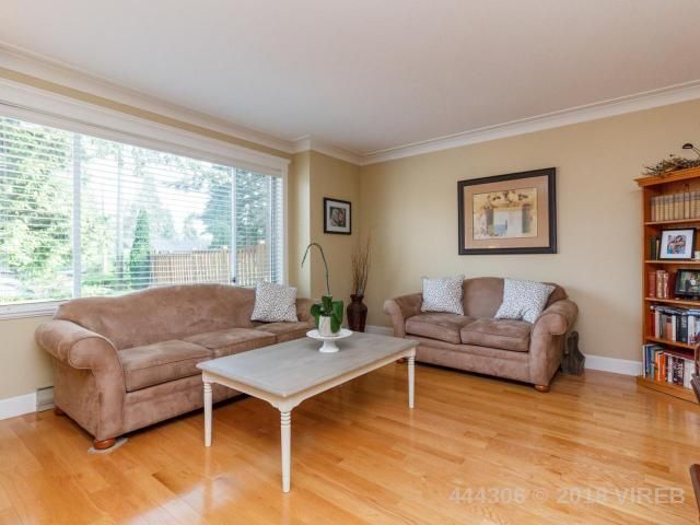 Photo 6: Photos: 5752 AMSTERDAM Crescent in NANAIMO: Z4 Pleasant Valley House for sale (Zone 4 - Nanaimo)  : MLS®# 444306
