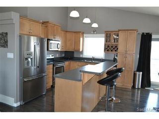 Photo 3: 355 Thode AVENUE in Saskatoon: Willowgrove Single Family Dwelling for sale (Saskatoon Area 01)  : MLS®# 460690