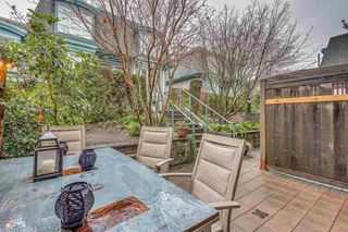 Photo 4: 15 288 ST. DAVIDS Avenue in North Vancouver: Lower Lonsdale Townhouse for sale in "ST. DAVID'S LANDING" : MLS®# R2232167