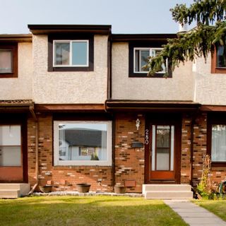 Photo 1: 280 CORNETT Drive: Red Deer Row/Townhouse for sale : MLS®# A1225435