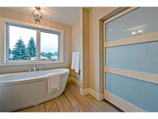 Photo 26: 710 19 Avenue NW in Calgary: Mount Pleasant House for sale : MLS®# C4014701