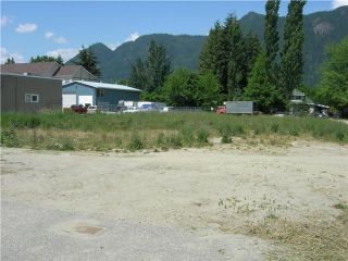 Photo 4: 310 Main ST in Sicamous: Downtown Commercial for sale : MLS®# 10058140
