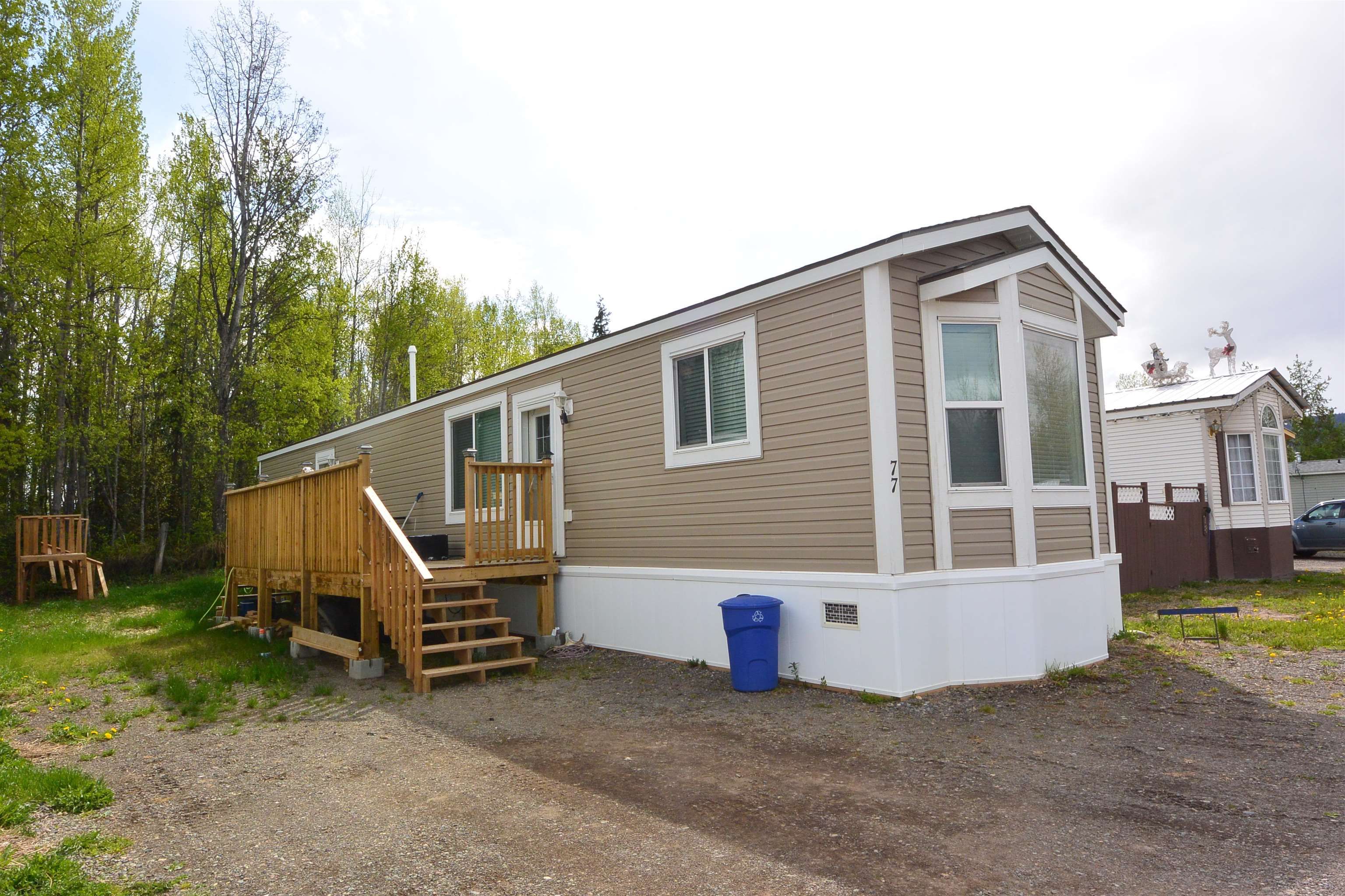 Main Photo: #77 95 LAIDLAW Road in Smithers: Smithers - Rural Manufactured Home for sale (Smithers And Area (Zone 54))  : MLS®# R2631311