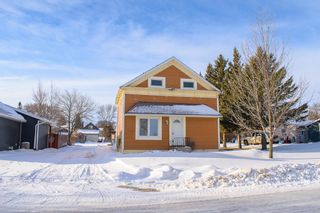 Photo 1: 514 Ellis Avenue in Manitou: RM of Pembina Residential for sale (R35 - South Central Plains)  : MLS®# 202402067