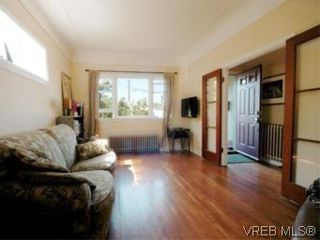 Photo 3: 1315 Balmoral Rd in VICTORIA: Vi Fernwood House for sale (Victoria)  : MLS®# 504233