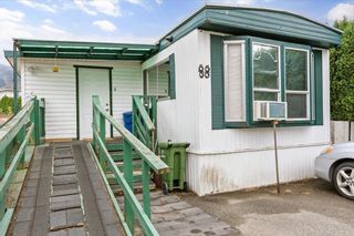 Photo 2: 88 5742 UNSWORTH Road in Chilliwack: Sardis South Manufactured Home for sale in "CEDAR GROVE MOBILE HOME PARK" (Sardis)  : MLS®# R2802305