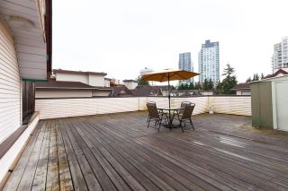 Photo 1: 404 3668 RAE Avenue in Vancouver: Collingwood VE Condo for sale in "RAE COURT" (Vancouver East)  : MLS®# R2350560