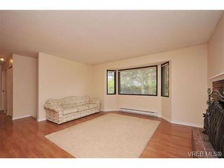 Photo 4: 620 Treanor Ave in VICTORIA: La Thetis Heights Half Duplex for sale (Langford)  : MLS®# 715393