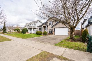 Photo 2: 6194 175A Street in Surrey: Cloverdale BC House for sale (Cloverdale)  : MLS®# R2760636