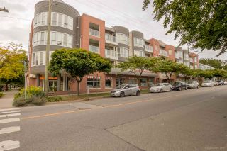 Photo 5: 411 789 W 16TH Avenue in Vancouver: Fairview VW Condo for sale in "SIXTEEN WILLOWS" (Vancouver West)  : MLS®# R2076359