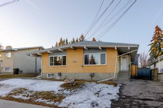 Photo 1: 405/407 28 Avenue NE in Calgary: Winston Heights/Mountview Full Duplex for sale : MLS®# A2115694