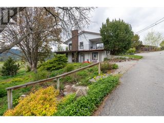 Photo 3: 6008 Happy Valley Road in Summerland: House for sale : MLS®# 10305763