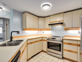 Photo 13: 202 3401 CURLE Avenue in Burnaby: Burnaby Hospital Condo for sale (Burnaby South)  : MLS®# R2727493