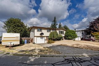 Photo 1: 32319 ATWATER Crescent in Abbotsford: Abbotsford West House for sale : MLS®# R2609136