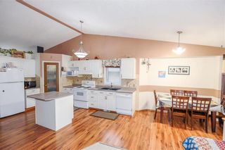 Photo 12: 31 Walter Piper Grove in Winnipeg: Eaglemere Residential for sale (3E)  : MLS®# 202225514