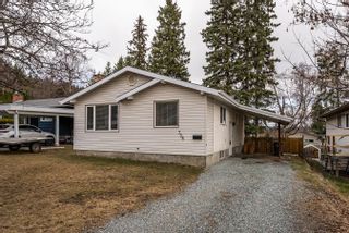 Photo 2: 736 OCHAKWIN Crescent in Prince George: Foothills House for sale (PG City West)  : MLS®# R2869042
