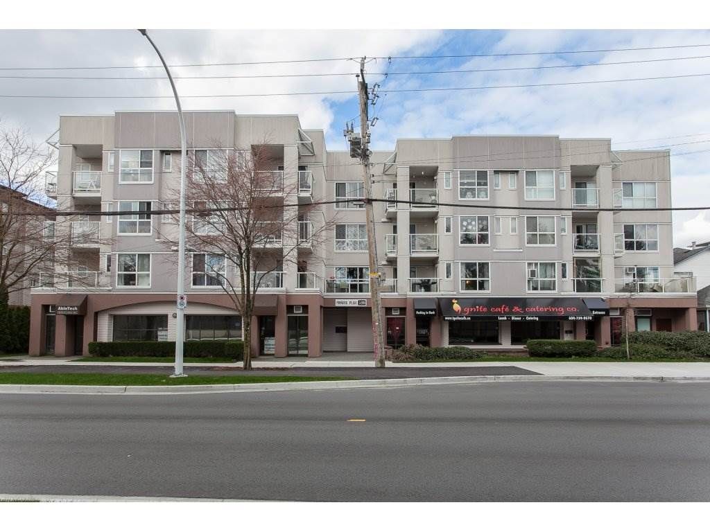 Main Photo: 206 5499 203 Street in Langley: Langley City Condo for sale in "Pioneer Place" : MLS®# R2151805
