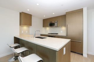 Photo 10: 2110 125 E 14TH Street in North Vancouver: Central Lonsdale Condo for sale : MLS®# R2216081