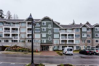 Photo 4: # 414 -16388 64 Avenue in Surrey: Cloverdale BC Condo for sale in "THE RIDGE AT BOSE FARMS" (Cloverdale)  : MLS®# R2143424