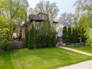 Photo 3: 1 1164 Grosvenor Avenue in Winnipeg: Crescentwood Condominium for sale (1B)  : MLS®# 202313053