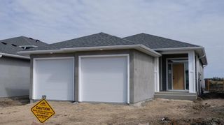Photo 1: 24 Prestwick Street in Niverville: The Highlands Residential for sale (R07)  : MLS®# 202308782