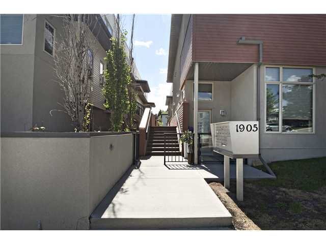 Main Photo: 217 1905 27 Avenue SW in Calgary: Townhouse for sale : MLS®# C3619773