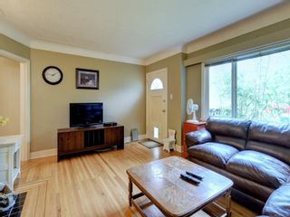 Photo 3: 660 Grenville Ave in Esquimalt: Es Rockheights House for sale : MLS®# 907726