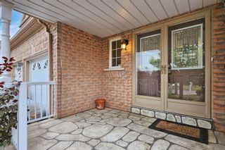 Photo 2: 7241 Pallett Court in Mississauga: Meadowvale Village House (2-Storey) for sale : MLS®# W8239308
