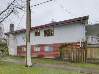 Photo 2: 3901 TUPPER Street in Vancouver: Cambie House for sale in "Douglas Park" (Vancouver West)  : MLS®# R2256298