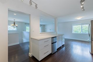 Photo 8: 2676 Capital Hts in Victoria: Vi Oaklands Half Duplex for sale : MLS®# 904187