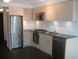 Photo 2: 303 7733 FIRBRIDGE Way in Richmond: Brighouse Condo for sale in "QUINTET TOWER C" : MLS®# R2346426