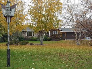 Photo 2: 1402 Breezy Point Road in Selkirk: Breezy Point Residential for sale (R13)  : MLS®# 202330754