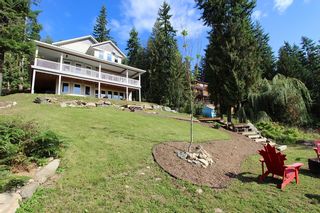Photo 2: 7524 Stampede Trail: Anglemont House for sale (North Shuswap)  : MLS®# 10192018