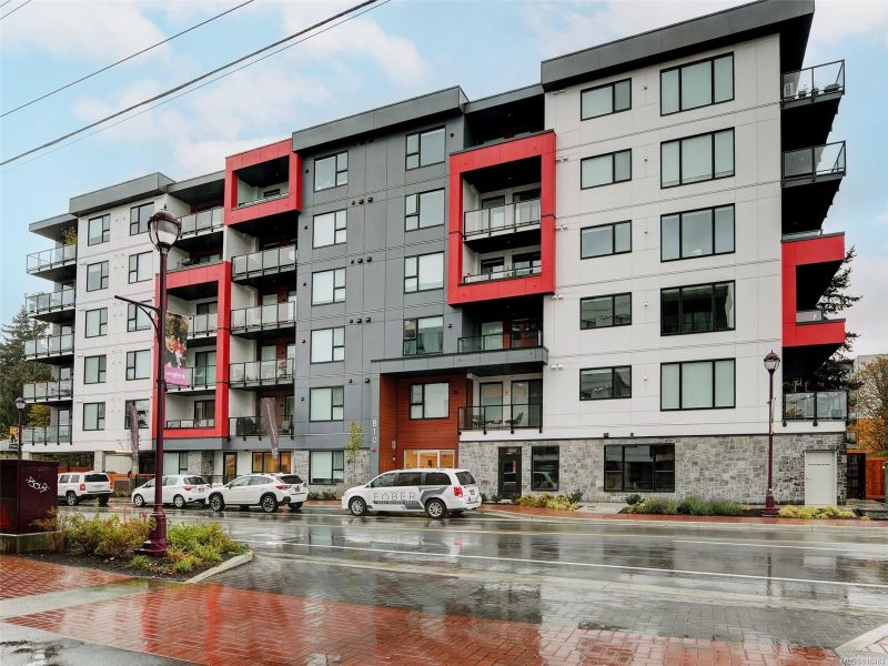 FEATURED LISTING: 404 - 810 Orono Ave Langford