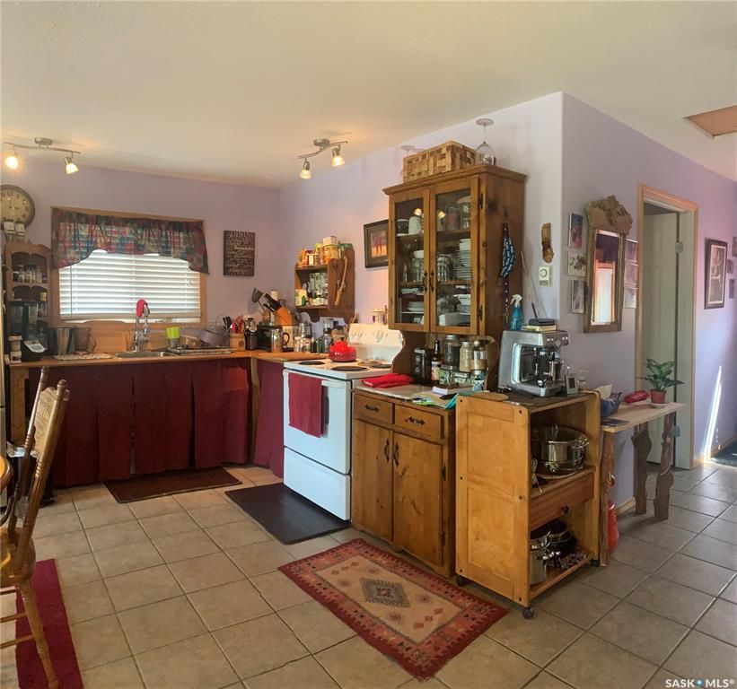 Photo 13: Photos: 217-219 Cumming Avenue in Manitou Beach: Residential for sale : MLS®# SK903234