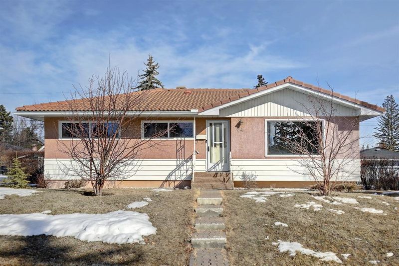 FEATURED LISTING: 24 Hyslop Drive Southwest Calgary