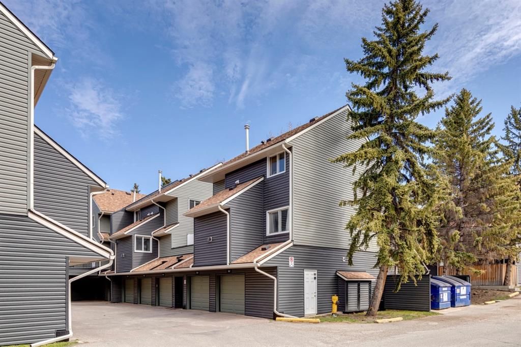 Main Photo: 262 76 Glamis Green SW in Calgary: Glamorgan Row/Townhouse for sale : MLS®# A1212249