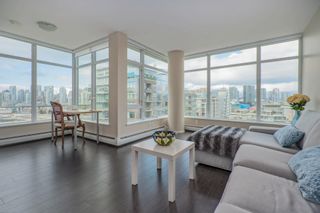Photo 1: 1002 168 W 1ST Avenue in Vancouver: False Creek Condo for sale in "Wall Center False Creek West 2 Tower" (Vancouver West)  : MLS®# R2801389